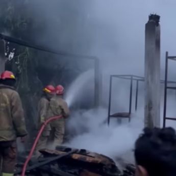 VIDEO: Kebakaran Gudang Gegerkan Warga Sukahati Citeureup