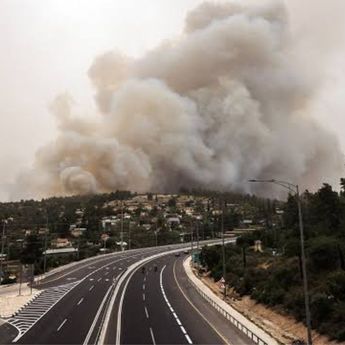 Israel ‘Minta Tolong’ ke Dunia Internasional Buntut Kebakaran Hebat