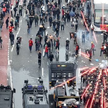 14 Orang Ditangkap saat May Day di DPR, Polisi: Mereka Penyusup dari Anarko