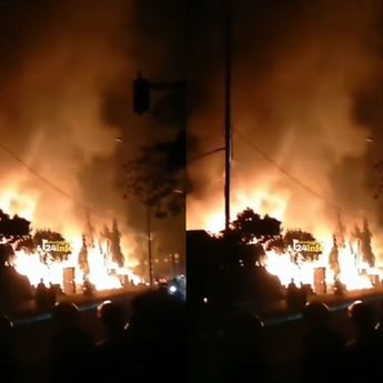 Terpopuler: Kebakaran Mengerikan Lapak Madura di Cikarang Timur, Israel ‘Minta Tolong’ ke Dunia Internasional
