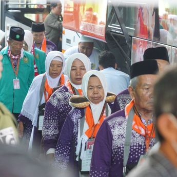 18 Kloter Mulai Masuk Asrama Haji, Jemaah Jakarta Terbang Perdana