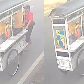 Detik-detik Mobil Tabrak Gerobak Pedagang Sampai Hancur di Bogor