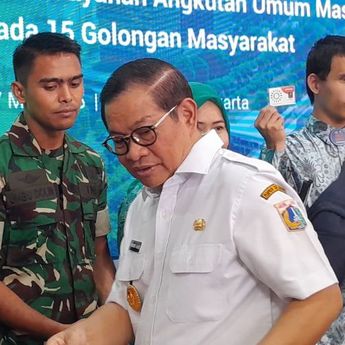 Cerita Pramono Bertemu Penumpang Disabilitas saat Naik Transjakarta