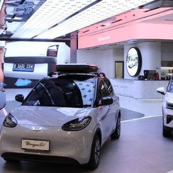 Wuling dan PT Sinar Maju Motor Resmikan Wuling AEON Deltamas Berkonsep Mall Showroom