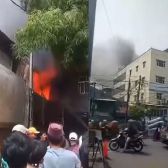 Kebakaran Mengerikan Melanda Bangunan di Tanah Sereal Tambora Pagi Ini