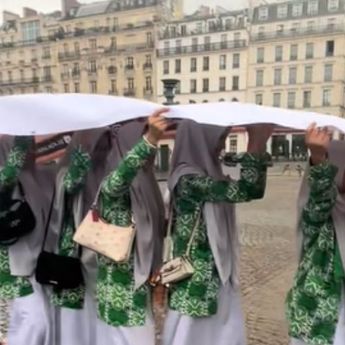 Momen Siswa Al Azhar Studi Tour ke Paris: Warganet: Keluar Negeri Udah Kayak ke Depok Ya