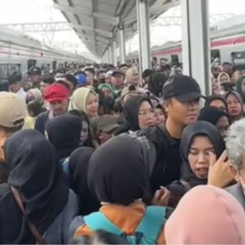 Stasiun Bogor Dipadati Penumpang saat Libur Panjang