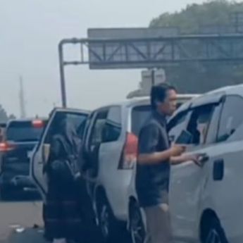 Tabkaran Beruntun di Tol Padaleunyi Arah Jakarta