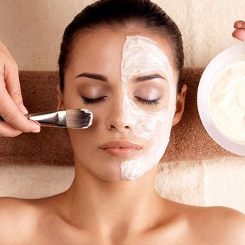 Ingin Selalu Tampil Awet Muda? Ini Dia Tips Mengencangkan Kulit Wajah