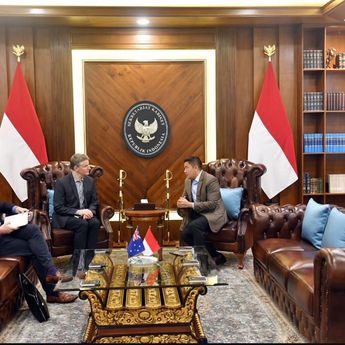Seskab Teddy dan Dubes Australia Bahas Kunjungan PM Albanese ke Indonesia
