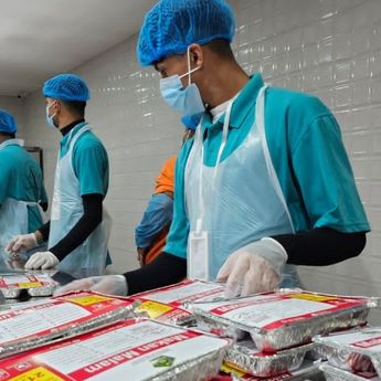 Mengintip Dapur Katering Jemaah Haji, Sehari Bisa Produksi Hingga 5.000 Porsi