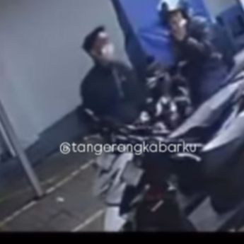 VIDEO: Teganya Maling Curi Motor Kasir Indomaret, Sampai Kejar-kejaran di Tangerang