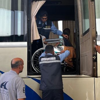 Melihat Bus Khusus Jemaah Kursi Roda di Bandara Jeddah