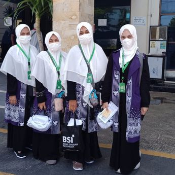 Mendaftar Sejak Kelas 1 SD, Kakak-Beradik Ini Berhaji di Usia Muda