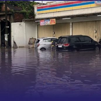 Banjir Rendam Perumahan Kartika Wanasari Cibitung