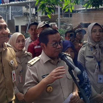 Pramono: Hasil Pengerukan Kali Cakung Lama Dibawa ke Ancol