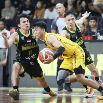 Abraham Wenas Bersinar, Kesatria Bengawan Solo Tundukkan Borneo Hornbills 85-83