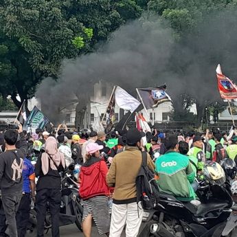 Hari Ini Puluhan Ribu Ojol Demo Depan Istana