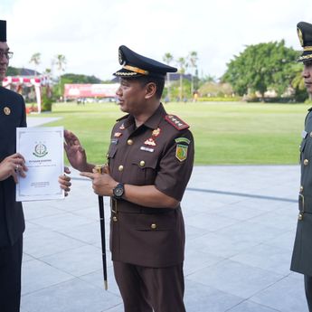 Kejari Badung Menang Banding Sengketa Aset, Serahkan Berkas Putusan ke Pemkab Badung