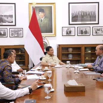 Prabowo Bahas Percepatan Hilirisasi dan Peningkatan Lifting Migas Bersama Jajaran Menteri