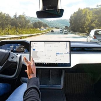 Tesla Konfirmasi Perbaikan pada Fitur Full Self-Driving yang Terlalu Sensitif