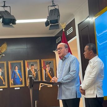 Rosan Sebut Danantara Bantu Pendanaan Proyek Baterai EV yang Digarap CATL
