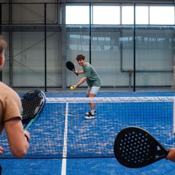 10 Rekomendasi Tempat Bermain Padel di Jabodetabek
