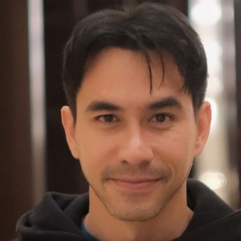 Ayah Darius Sinathrya Meninggal Dunia