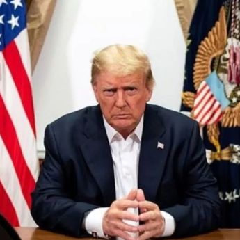Kelakar Trump Ingatkan Putin Soal Kejatuhan Rusia