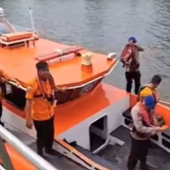 VIDEO: Tim SAR Cari Kapal Nelayan Lost Contact di Perairan Bengkulu