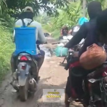 Penampakan Jalanan Hancur di Bekasi Ini Bikin Kecelakaan