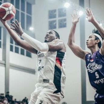 Dewa United Tumbangkan Rans Simba dan Kembali Duduki Puncak Klasemen IBL 2025