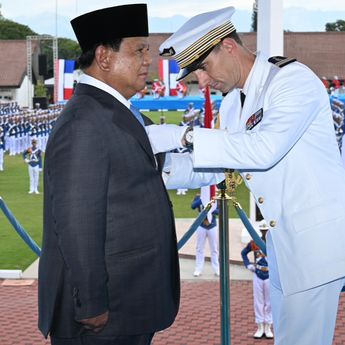 Presiden Macron Anugerahkan Grand Croix de la Légion d’Honneur kepada Presiden Prabowo