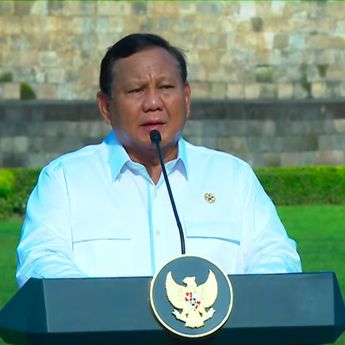 Bersama Presiden Prancis Macron ke Borobudur, Prabowo: Kehormatan Menemani Sahabat Saya