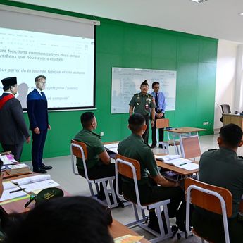 Presiden Macron Apresiasi Peserta Latihan Akmil: Terima Kasih Telah Belajar Bahasa Prancis