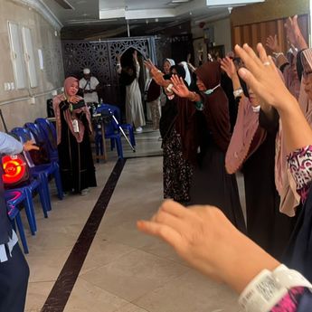 Senam Lansia, Sarana Jaga Kebugaran dan Kekompakan Jemaah Lansia