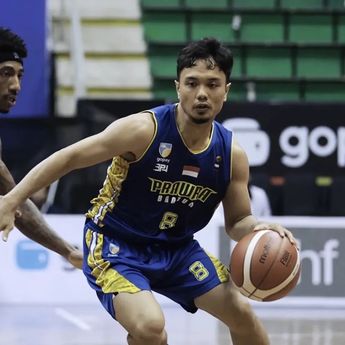 Prawira Bandung Tumbangkan Satya Wacana 92-80, Giga Bersinar dengan Double-Double