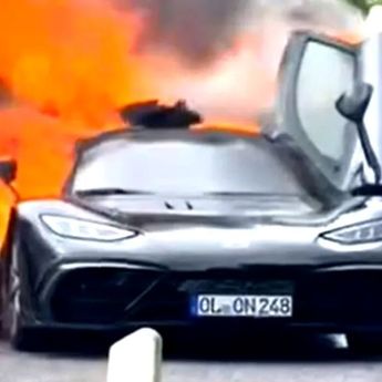 Salah Satu Hypercar Paling Ambisius di Dunia Terbakar Hingga Hangus
