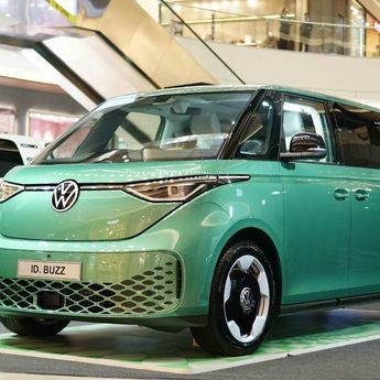 Volkswagen Indonesia Serahkan Perdana ID. BUZZ di Surabaya, Tampilkan Mobilitas Masa Depan