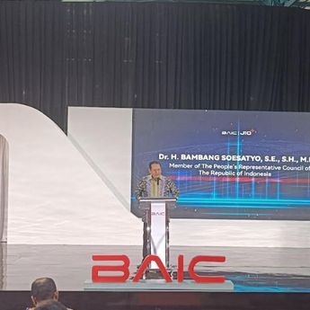 Bamsoet Apresiasi Perakitan BAIC BJ40 Plus di Indonesia