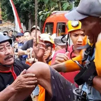 Detik-detik Evakuasi Bocah 6 Tahun di Sragen Terperosok ke Sumur Sedalam 25 Meter