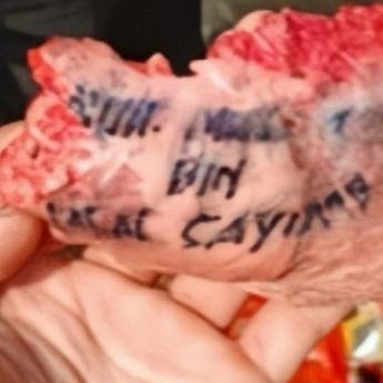Viral Warga Tangsel Temukan Daging Bertuliskan Nama Orang yang Berkurban