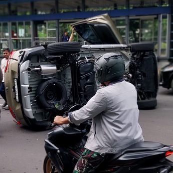 Kronologi Kecelakaan Beruntun di Kuningan Jaksel, BRV Terguling Usai Dihantam Ertiga
