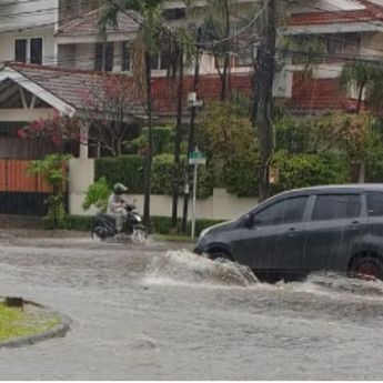 Banjir Melanda Bintaro Akibat Luapan Kali di Sektor 9, Sejumlah Titik Terendam Air