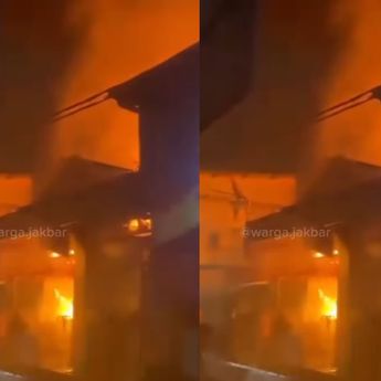 Kebakaran Hebat Hantam Bangunan di Jalan Kapuk Pasar Darurat