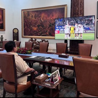 Momen Prabowo Saksikan Laga Timnas Indonesia Vs Jepang dari Ruang Kerja Istana