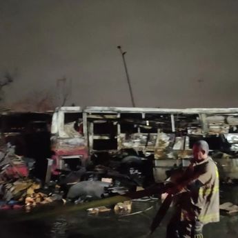 Sekitar 50 Bangkai Bus Transjakarta Terbakar di Rawa Buaya, Diduga Akibat Percikan Las