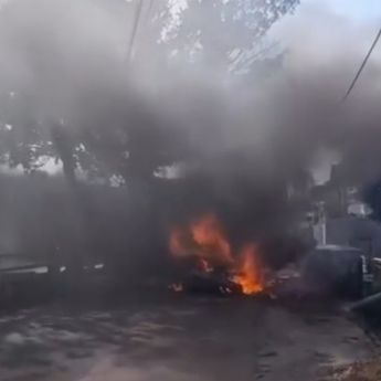 VIDEO: Mobil Terbakar Sampai Ada Korban Luka