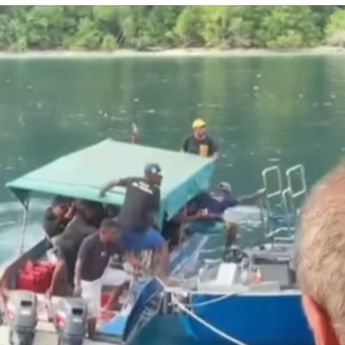 Viral Masyarakat Adat Pulau Wayag Diduga Usir Wisatawan dari Raja Ampat Gegara Izin IUP Dicabut