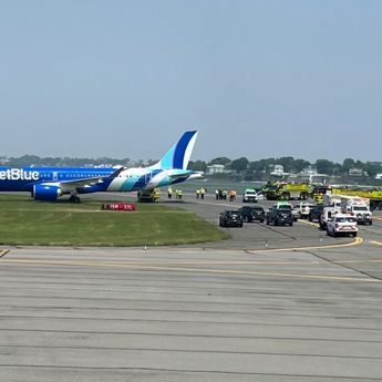 Pesawat JetBlue Kecelakaan di Bandara Boston, Penumpang Dievakuasi